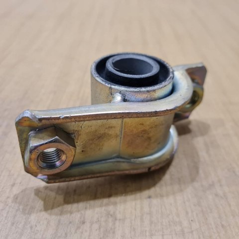 ALFA ROMEO 145 146 FIAT BRAVA TULEJA METALOWO GUMOWA WAHACZA ALFA ROMEO 145 146 FIAT BRAVA TULEJA METALOWO GUMOWA WAHACZA