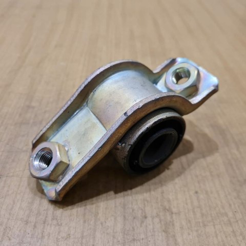 ALFA ROMEO 145 146 FIAT BRAVA TULEJA METALOWO GUMOWA WAHACZA ALFA ROMEO 145 146 FIAT BRAVA TULEJA METALOWO GUMOWA WAHACZA