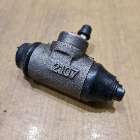 AUDI 80 CYLINDEREK HAMULCOWY TYŁ TYLNY 39-4331 KAGER AUDI 80 CYLINDEREK HAMULCOWY TYŁ TYLNY 39-4331 KAGER