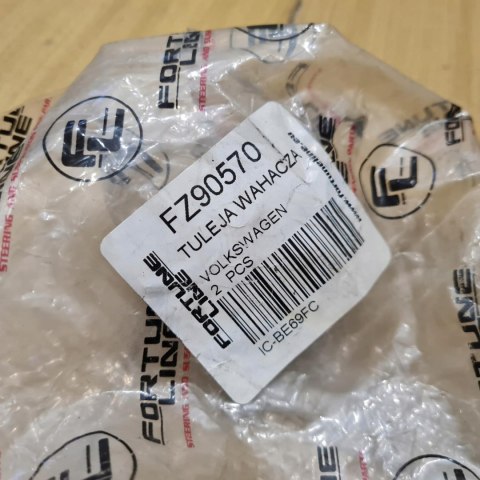 AUDI Q7 VOLKSWAGEN TOUAREG TULEJA WAHACZA PRZÓD AUDI Q7 VOLKSWAGEN TOUAREG TULEJA WAHACZA PRZÓD