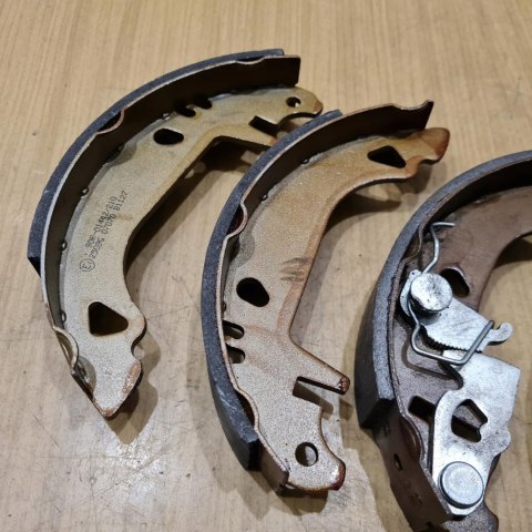 FIAT PUNTO I SZCZĘKI HAMULCOWE KOMPLET FIAT PUNTO I SZCZĘKI HAMULCOWE KOMPLET