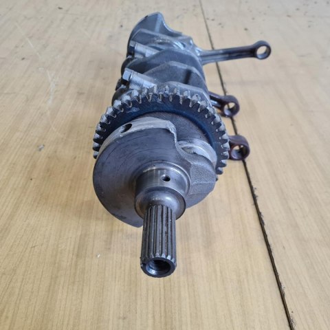 SUZUKI GSXR 600 SRAD WAŁ KORBOWY SUZUKI GSXR 600 SRAD WAŁ KORBOWY