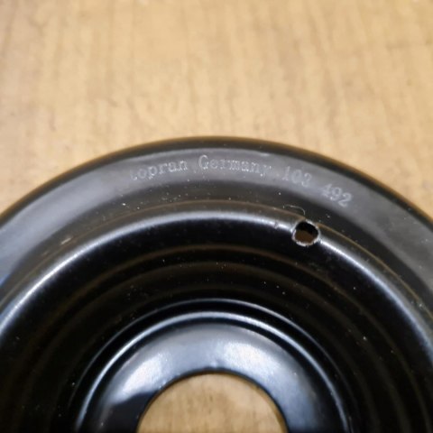 VOLKSWAGEN GOLF III POLO PASSAT PODUSZKA TALERZ AMORTYZATORA