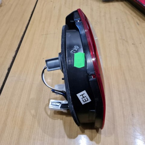 DAEWOO LANOS HB LAMPA PRAWY TYŁ TYLNA W KLAPĘ ORYGINAŁ NOWA ! DAEWOO LANOS HB LAMPA PRAWY TYŁ TYLNA W KLAPĘ ORYGINAŁ NOWA !