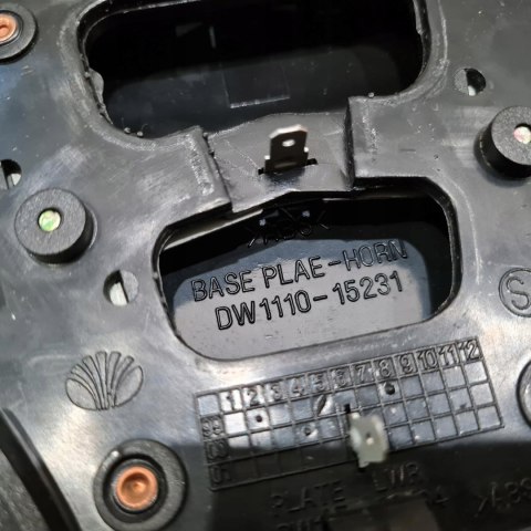 DAEWOO NUBIRA ZAŚLEPKA KIEROWNICY PRZYCISK KLAKSONU NOWA ! DAEWOO NUBIRA ZAŚLEPKA KIEROWNICY PRZYCISK KLAKSONU NOWA !