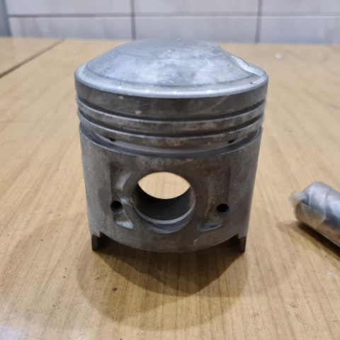 FIAT 125P 1300 TŁOK 72.2 C SWORZEŃ PRODUKCJA WSK NOWY !