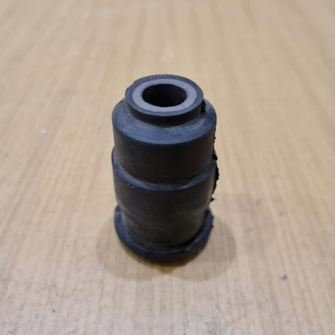 FIAT CINQUECENTO PUNTO TULEJA WAHACZA SILENTBLOCK FIAT CINQUECENTO PUNTO TULEJA WAHACZA SILENTBLOCK