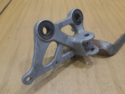 HONDA CBR 1000 SC24 SET PODNÓŻEK MOCOWANIE