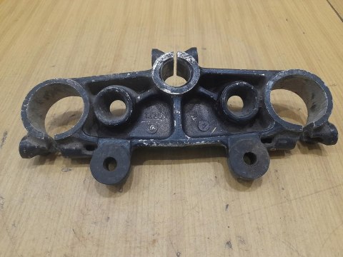 SUZUKI DR 600 PÓŁKA GÓRNA ZAWIESZENIA