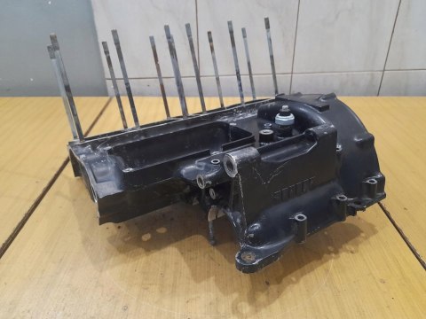 SUZUKI GSX 550 ES KARTER OBUDOWA SILNIKA GÓRNY SUZUKI GSX 550 ES KARTER OBUDOWA SILNIKA GÓRNY