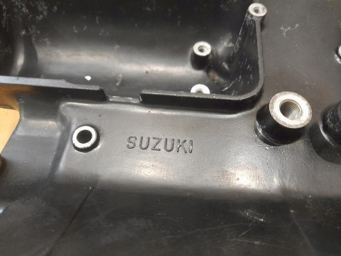 SUZUKI GSX 550 ES KARTER OBUDOWA SILNIKA GÓRNY SUZUKI GSX 550 ES KARTER OBUDOWA SILNIKA GÓRNY