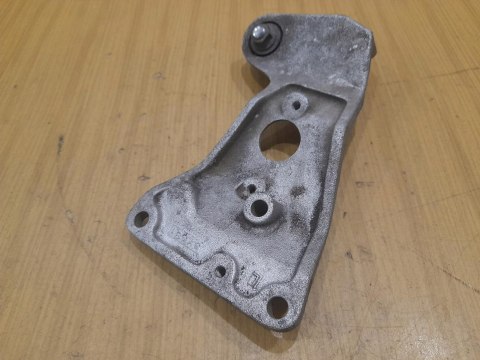 SUZUKI GSXR 1100 SET PODNÓŻEK MOCOWANIE LEWY