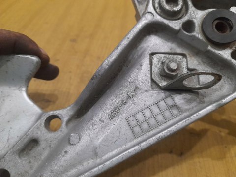 SUZUKI GSXR 1100 W SET PODNÓŻEK MOCOWANIE SUZUKI GSXR 1100 W SET PODNÓŻEK MOCOWANIE