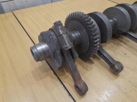 SUZUKI GSXR 750 86-87 WAŁ KORBOWY KORBOWODY KPL