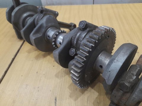 SUZUKI GSXR 750 86-87 WAŁ KORBOWY KORBOWODY KPL