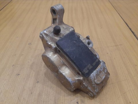 YAMAHA FZR 1000 ZACISK HAMULCOWY PRZÓD PRZEDNI