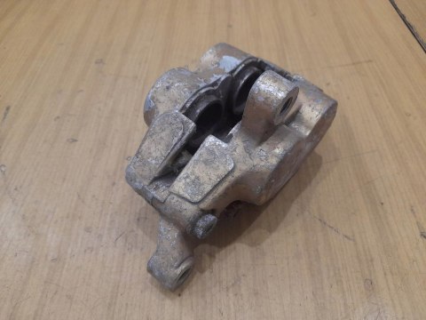 YAMAHA FZR 1000 ZACISK HAMULCOWY PRZÓD PRZEDNI