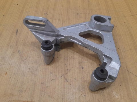 YAMAHA YZF R6 RJ03 JARZMO MOCOWANIE ZACISKU TYŁ YAMAHA YZF R6 RJ03 JARZMO MOCOWANIE ZACISKU TYŁ