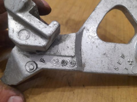 YAMAHA YZF R6 RJ03 JARZMO MOCOWANIE ZACISKU TYŁ YAMAHA YZF R6 RJ03 JARZMO MOCOWANIE ZACISKU TYŁ