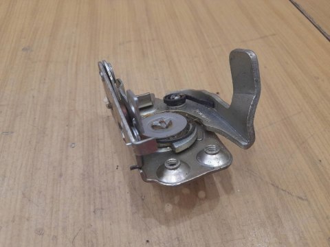 FIAT 125P ZAMEK DRZWI TYŁ LEWY PRAWY ORYGINAŁ KPL FIAT 125P ZAMEK DRZWI TYŁ LEWY PRAWY ORYGINAŁ KPL