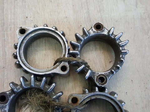 KAWASAKI KZ 600 MOCOWANIE KOLEKTORA OBEJMY KPL KAWASAKI KZ 600 MOCOWANIE KOLEKTORA OBEJMY KPL