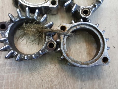 KAWASAKI KZ 600 MOCOWANIE KOLEKTORA OBEJMY KPL KAWASAKI KZ 600 MOCOWANIE KOLEKTORA OBEJMY KPL