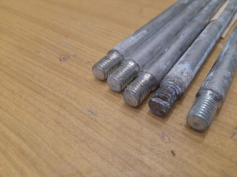 ROMET OGAR OŚ OŚKA ŚRUBA WAHACZA