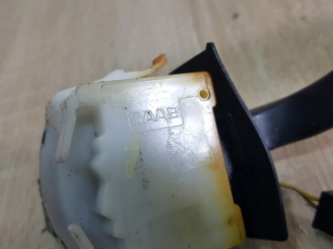 SAAB 93 98-02R PRZEŁĄCZNIK WYCIERACZEK SAAB 93 98-02R PRZEŁĄCZNIK WYCIERACZEK