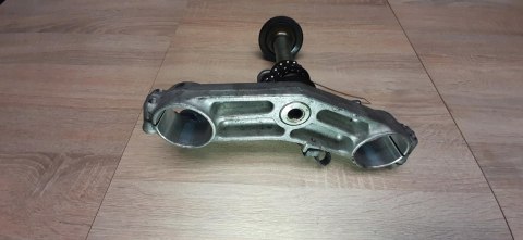 SUZUKI GSXR 1300 HAYABUSA PÓŁKA DOLNA SZTYCA SUZUKI GSXR 1300 HAYABUSA PÓŁKA DOLNA SZTYCA
