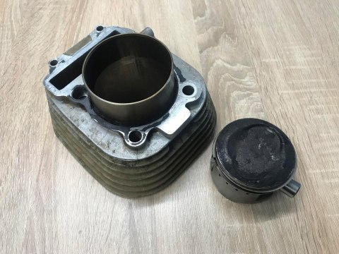 YAMAHA YFM 225 MOTO 4 CYLINDER TŁOK KOMPLET YAMAHA YFM 225 MOTO 4 CYLINDER TŁOK KOMPLET