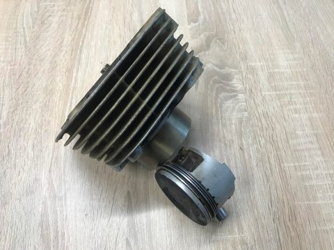 YAMAHA YFM 225 MOTO 4 CYLINDER TŁOK KOMPLET YAMAHA YFM 225 MOTO 4 CYLINDER TŁOK KOMPLET