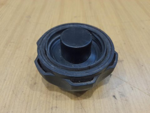 POLARIS SCRAMBLER 500 KOREK WLEWU PALIWA