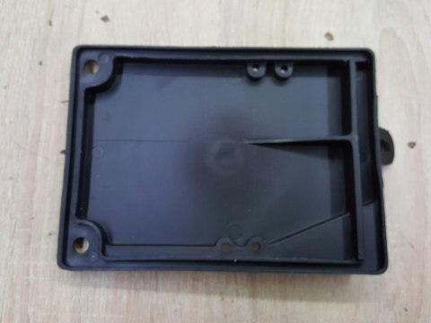 YAMAHA XJ 650 G 80 POKRYWA DEKIEL AIRBOXA OBUDOWY YAMAHA XJ 650 G 80 POKRYWA DEKIEL AIRBOXA OBUDOWY