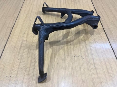 HONDA VF 750 F STOPKA CENTRALNA NÓŻKA