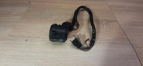 KAWASAKI ZZR ZZ-R 600 92 PRZEŁĄCZNIK WŁĄCZNIK LEWY KAWASAKI ZZR ZZ-R 600 92 PRZEŁĄCZNIK WŁĄCZNIK LEWY