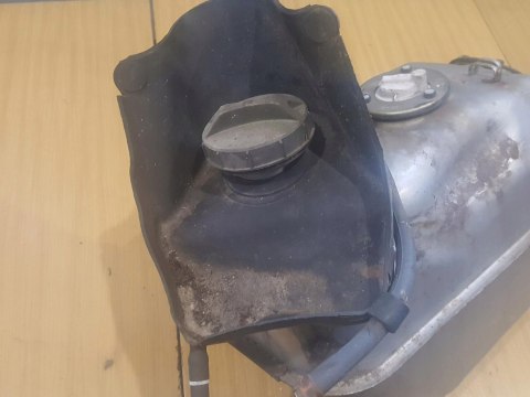 SUZUKI AN 250 BURGMAN ZBIORNIK PALIWA BAK SUZUKI AN 250 BURGMAN ZBIORNIK PALIWA BAK