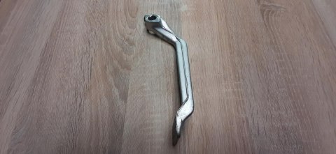 SUZUKI GSXF GSX-F 750 1100 DŹWIGNIA HAMULCA TYŁ SUZUKI GSXF GSX-F 750 1100 DŹWIGNIA HAMULCA TYŁ