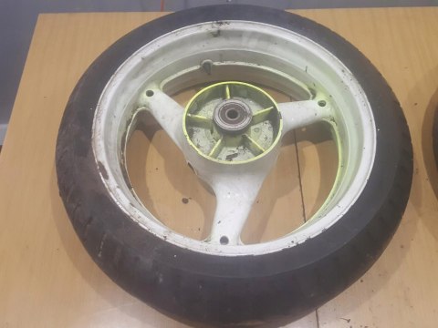 SUZUKI GSXR 1100 KOŁO FELGA TYŁ TYLNE SUZUKI GSXR 1100 KOŁO FELGA TYŁ TYLNE