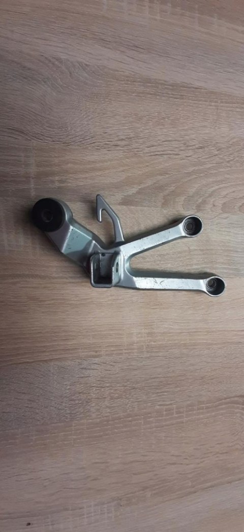 SUZUKI SV 1000 03-07 SET PODNÓŻEK PRAWY TYŁ SUZUKI SV 1000 03-07 SET PODNÓŻEK PRAWY TYŁ