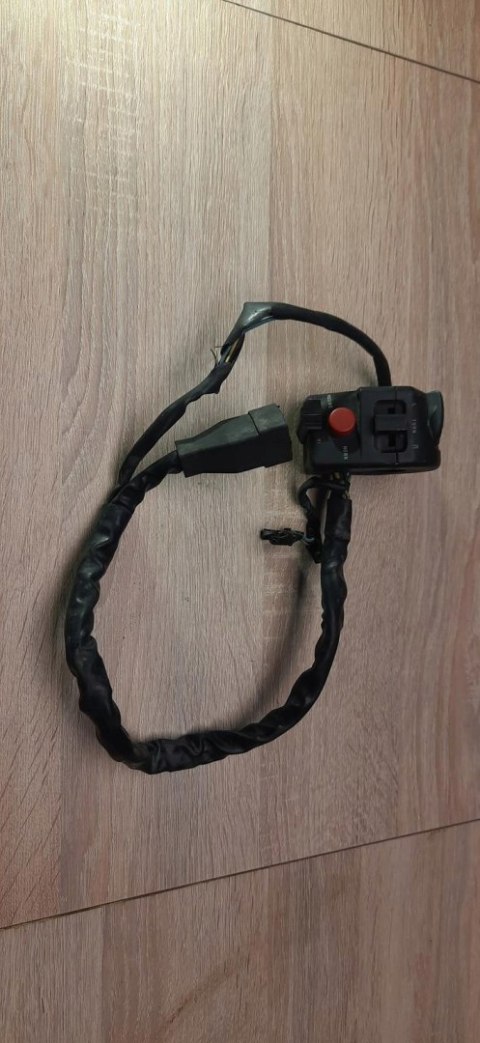 YAMAHA TZR 125 WŁĄCZNIK PRZEŁĄCZNIK YAMAHA TZR 125 WŁĄCZNIK PRZEŁĄCZNIK