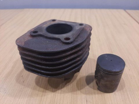 EXPLORER 50 2T CYLINDER TŁOK 3XY00 KOMPLET EXPLORER 50 2T CYLINDER TŁOK 3XY00 KOMPLET
