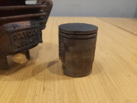 EXPLORER 50 2T CYLINDER TŁOK 3XY00 KOMPLET EXPLORER 50 2T CYLINDER TŁOK 3XY00 KOMPLET