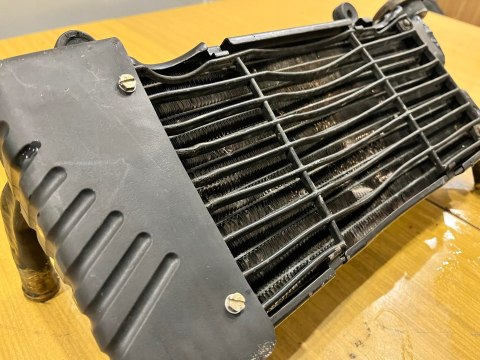 HONDA VF 750 F CHŁODNICA WODY CIECZY