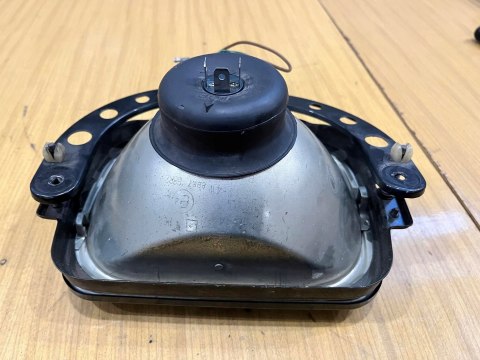 HONDA VF 750 F REFLEKTOR LAMPA PRZÓD PRZEDNIA HONDA VF 750 F REFLEKTOR LAMPA PRZÓD PRZEDNIA