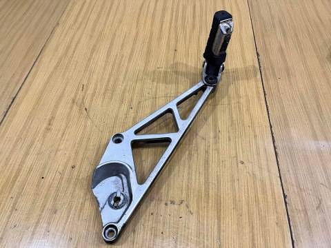 HONDA VF 750 F SET PODNÓŻEK MOCOWANIE HONDA VF 750 F SET PODNÓŻEK MOCOWANIE