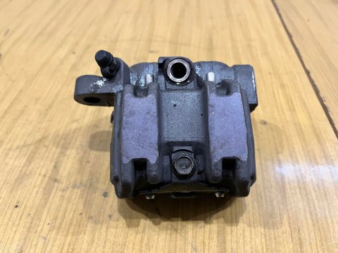 HONDA VF 750 F ZACISK HAMULCOWY TYŁ TYLNY HONDA VF 750 F ZACISK HAMULCOWY TYŁ TYLNY