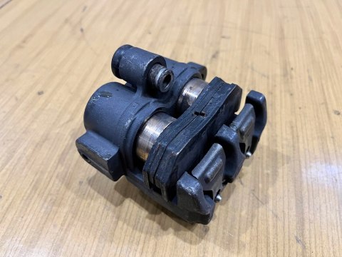 HONDA VF 750 F ZACISK HAMULCOWY TYŁ TYLNY HONDA VF 750 F ZACISK HAMULCOWY TYŁ TYLNY