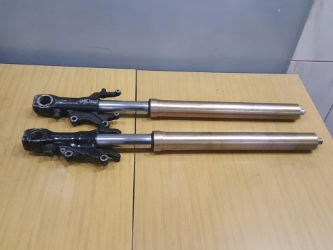 KAWASAKI ZX9R 900 94-97 LAGI ZAWIESZENIE PRZÓD KPL KAWASAKI ZX9R 900 94-97 LAGI ZAWIESZENIE PRZÓD KPL