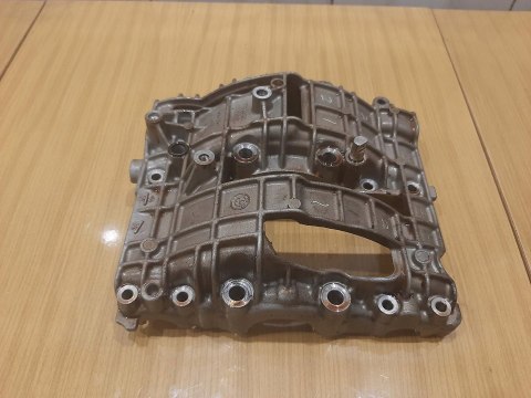 BMW C 600 SPORT 10-16 OBUDOWA BLOK MOCOWANIE BMW C 600 SPORT 10-16 OBUDOWA BLOK MOCOWANIE