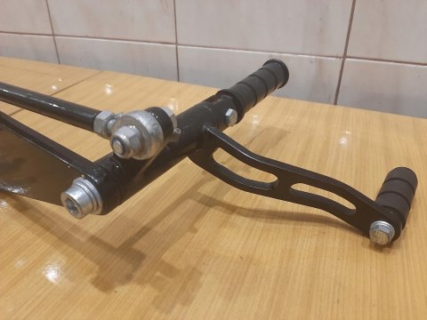 SET PODNÓŻEK DŹWIGNIA CUSTOM CHOPPER BOBBER KPL SET PODNÓŻEK DŹWIGNIA CUSTOM CHOPPER BOBBER KPL